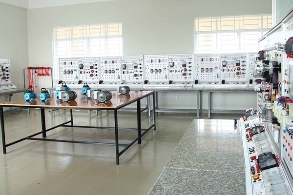 Công ty Đông Dương trở thành nhà cung cấp chuyên nghiệp nội thất phòng thí nghiệm